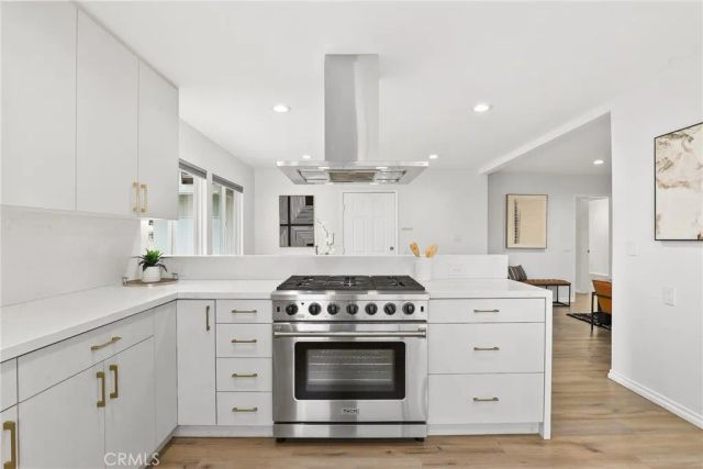 10000 Amestoy Avenue, Northridge, CA 91325