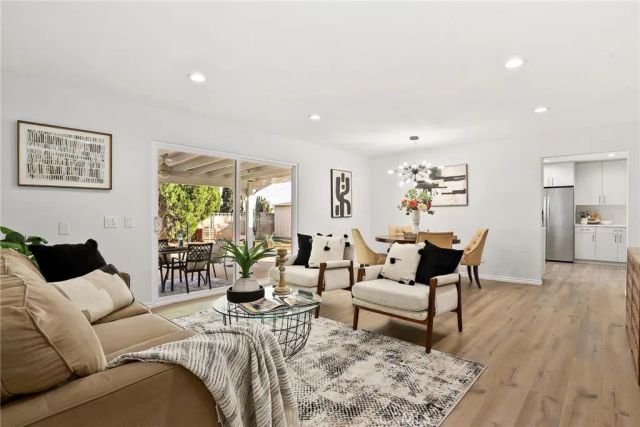 10000 Amestoy Avenue, Northridge, CA 91325