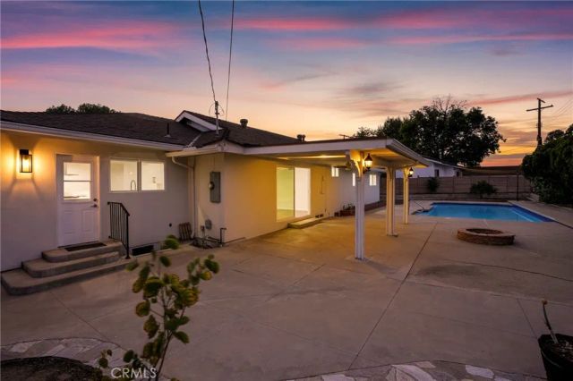 10000 Amestoy Avenue, Northridge, CA 91325