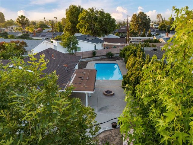 10000 Amestoy Avenue, Northridge, CA 91325