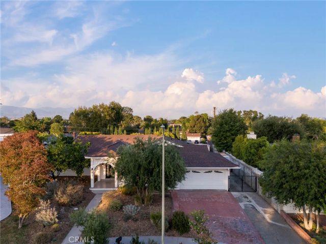 10000 Amestoy Avenue, Northridge, CA 91325