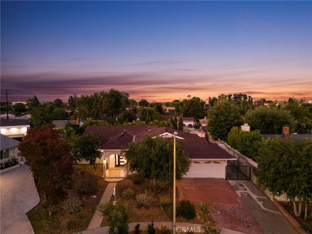 10000 Amestoy Avenue, Northridge, CA 91325