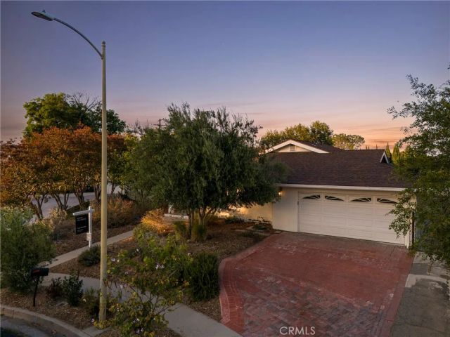 10000 Amestoy Avenue, Northridge, CA 91325