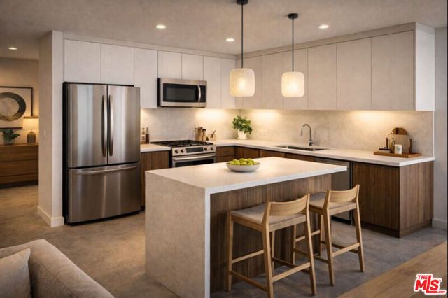 5432 Virginia Avenue, Los Angeles, CA 90029
