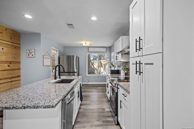 9322 Charleston, San Antonio, TX 78240