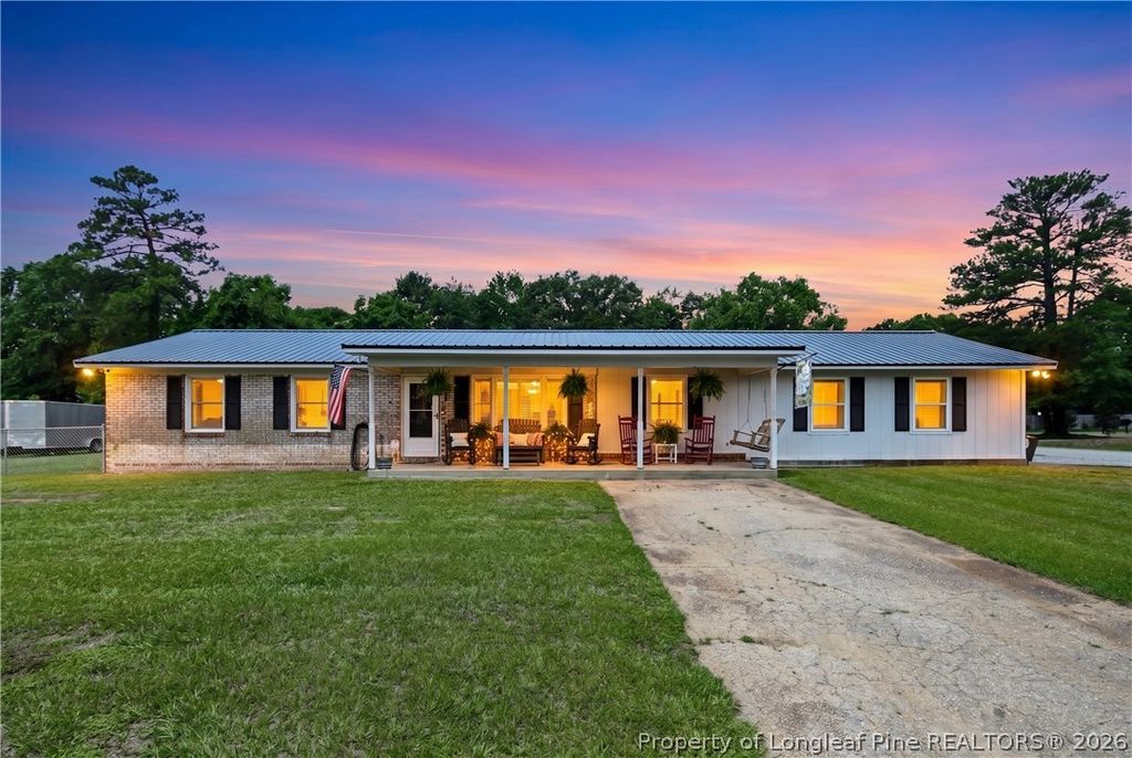 4702 Quaker Court, Hope Mills, NC 28348 — exterior