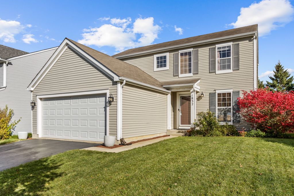 1832 Yasgur Drive, Woodstock, IL 60098