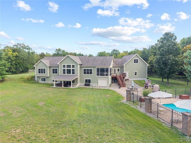 8456 Brae Leure Road, Manlius, NY 13104
