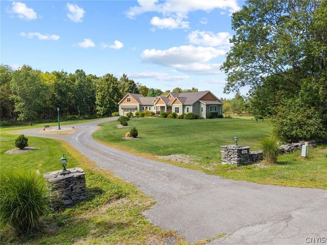 8456 Brae Leure Road, Manlius, NY 13104