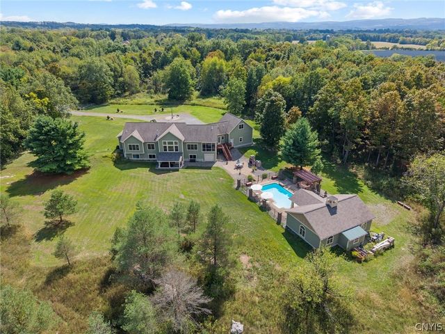 8456 Brae Leure Road, Manlius, NY 13104