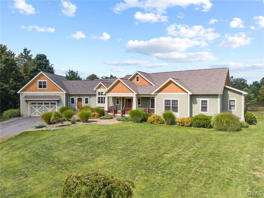 8456 Brae Leure Road, Manlius, NY 13104