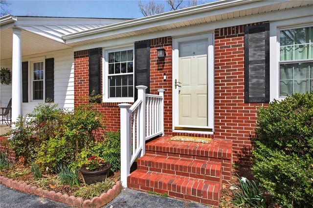 1316 Head Of River RD, Chesapeake, VA 23322