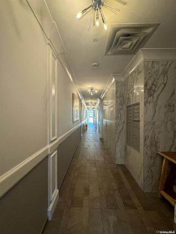 425 New York Avenue, Huntington, NY 11743