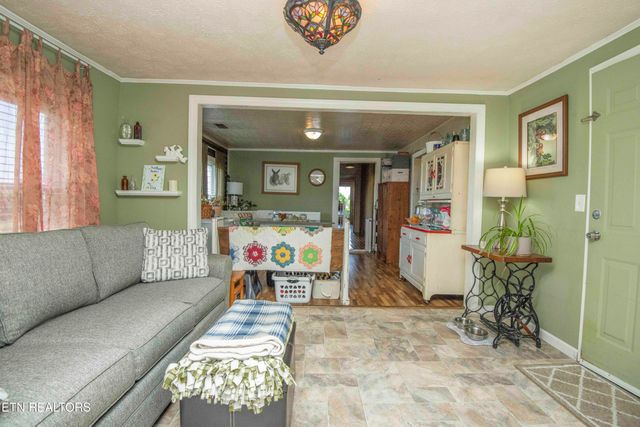 916 W Copeland Drive, Powell, TN 37849