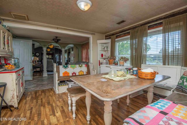 916 W Copeland Drive, Powell, TN 37849