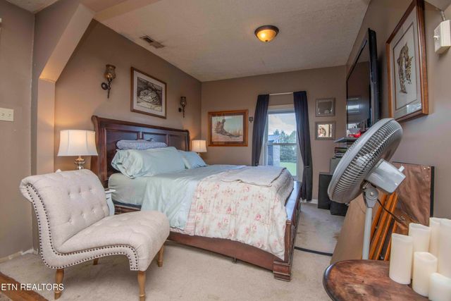 916 W Copeland Drive, Powell, TN 37849