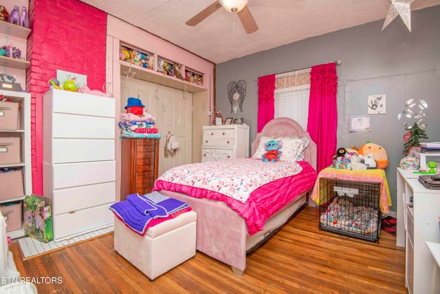 916 W Copeland Drive, Powell, TN 37849