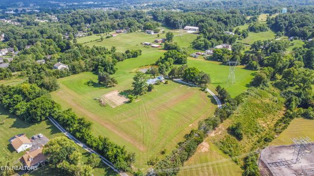 916 W Copeland Drive, Powell, TN 37849