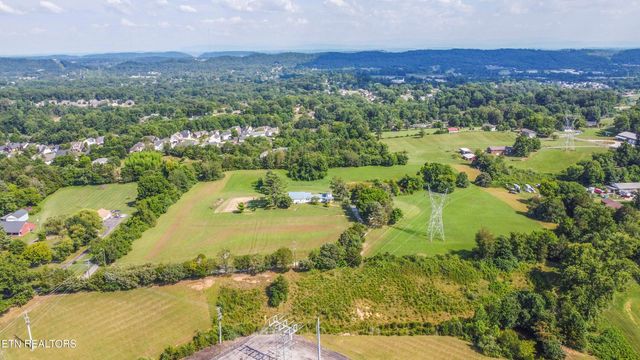 916 W Copeland Drive, Powell, TN 37849