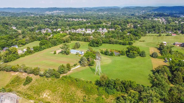 916 W Copeland Drive, Powell, TN 37849