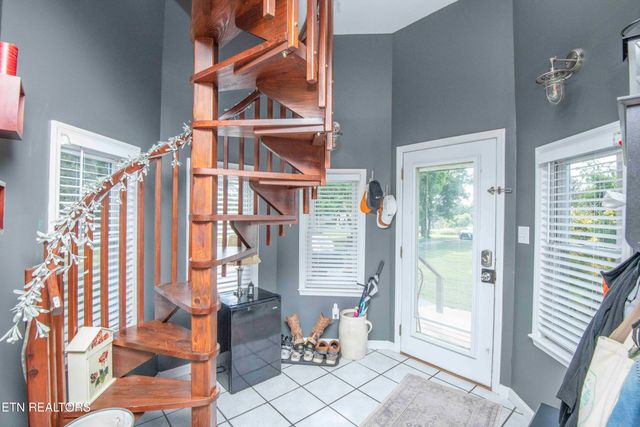 916 W Copeland Drive, Powell, TN 37849