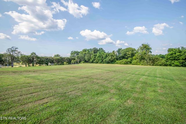 916 W Copeland Drive, Powell, TN 37849