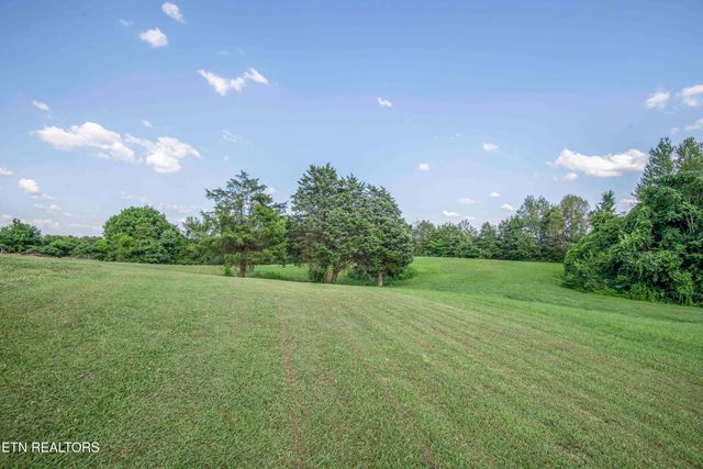 916 W Copeland Drive, Powell, TN 37849