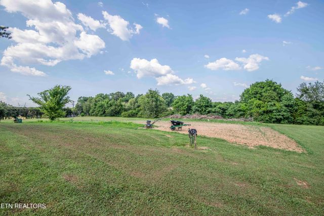 916 W Copeland Drive, Powell, TN 37849