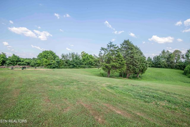 916 W Copeland Drive, Powell, TN 37849
