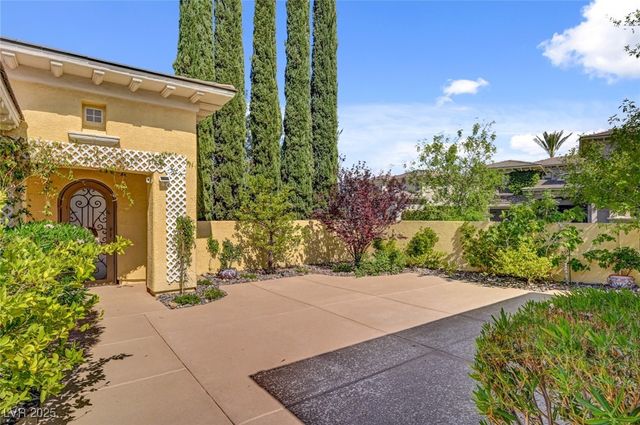 209 Surtees Point Street, Las Vegas, NV 89144