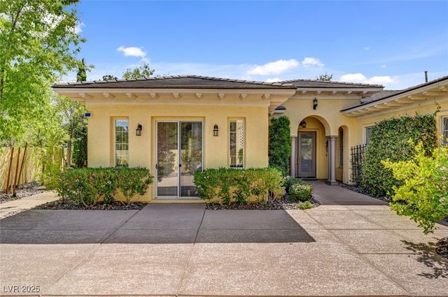 209 Surtees Point Street, Las Vegas, NV 89144