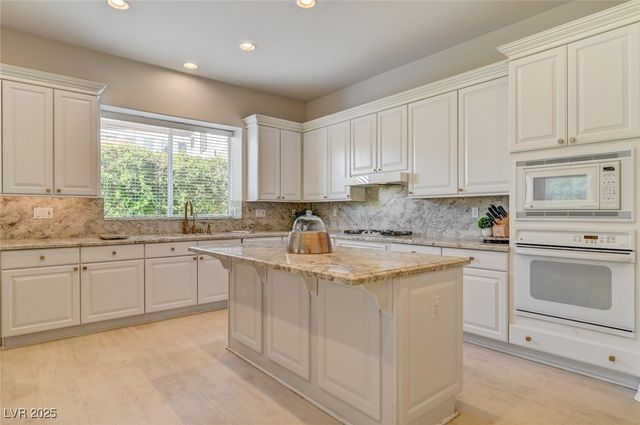 209 Surtees Point Street, Las Vegas, NV 89144