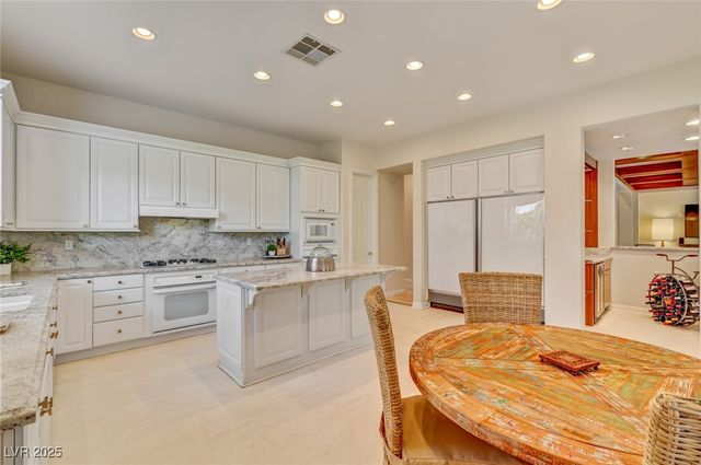 209 Surtees Point Street, Las Vegas, NV 89144