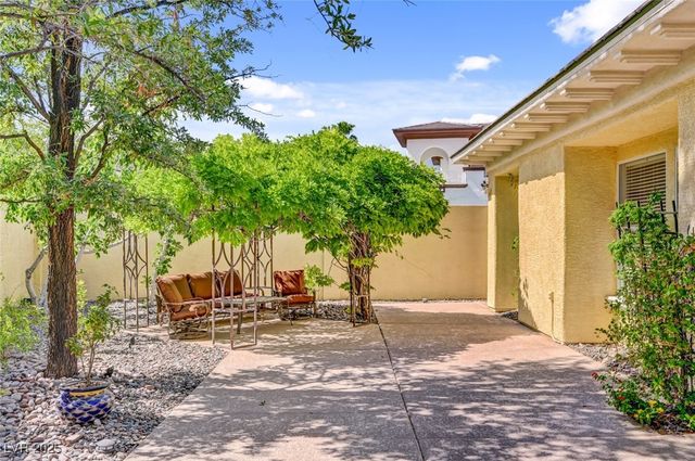 209 Surtees Point Street, Las Vegas, NV 89144