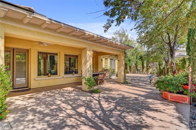 209 Surtees Point Street, Las Vegas, NV 89144