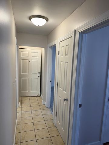 3829 Lake Drive Avenue N, Robbinsdale, MN 55422