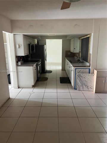 3700 NW 25th St, Lauderdale Lakes, FL 33311