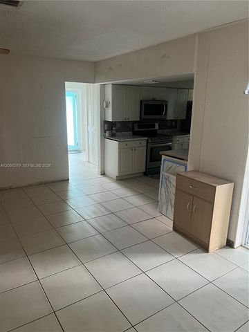 3700 NW 25th St, Lauderdale Lakes, FL 33311