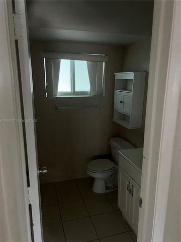 3700 NW 25th St, Lauderdale Lakes, FL 33311