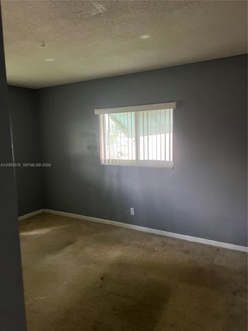3700 NW 25th St, Lauderdale Lakes, FL 33311