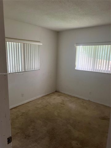 3700 NW 25th St, Lauderdale Lakes, FL 33311