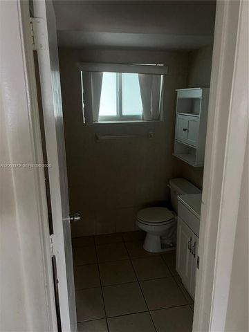 3700 NW 25th St, Lauderdale Lakes, FL 33311
