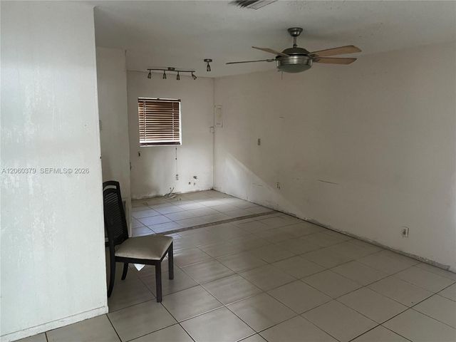 3700 NW 25th St, Lauderdale Lakes, FL 33311