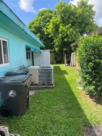 3700 NW 25th St, Lauderdale Lakes, FL 33311