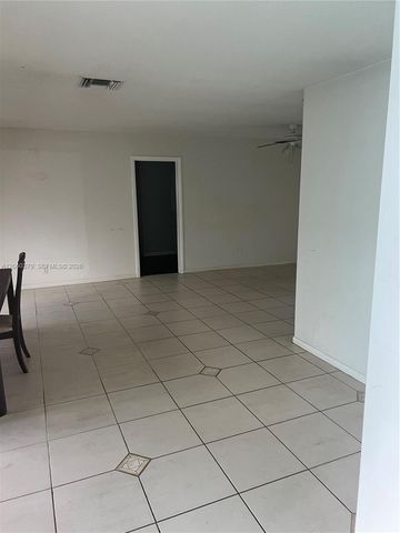 3700 NW 25th St, Lauderdale Lakes, FL 33311
