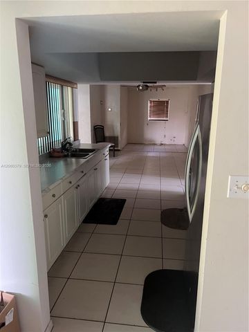 3700 NW 25th St, Lauderdale Lakes, FL 33311