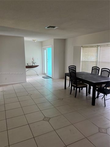 3700 NW 25th St, Lauderdale Lakes, FL 33311