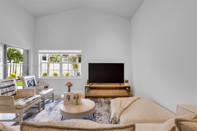 1315 Bayview Circle, Weston, FL 33326