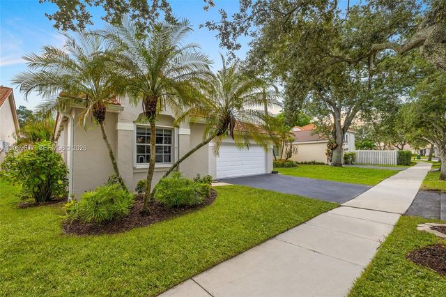 1315 Bayview Circle, Weston, FL 33326