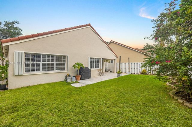 1315 Bayview Circle, Weston, FL 33326